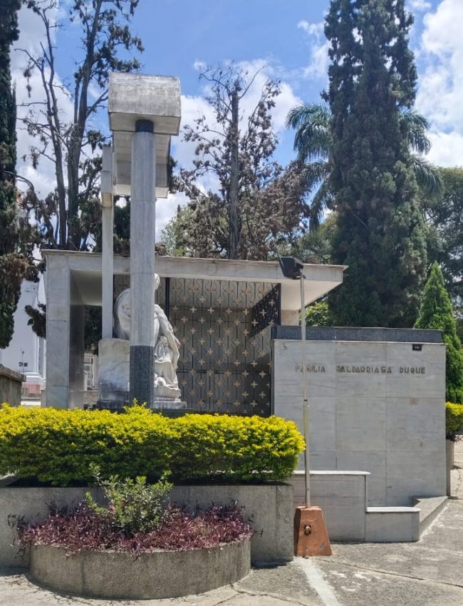 Mausoleo_402